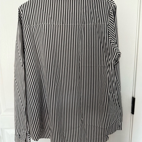 Black and White Striped Button-Up Shirt - Picture 4 of 5